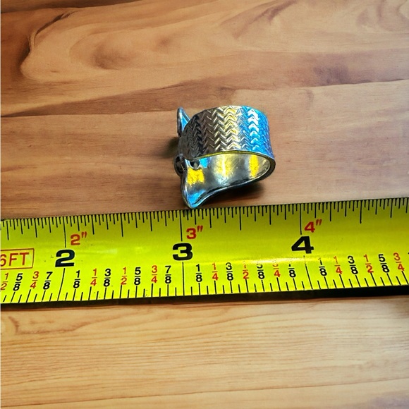 Solid Sterling Silver & Blue Topaz Ring - Picture 7 of 11